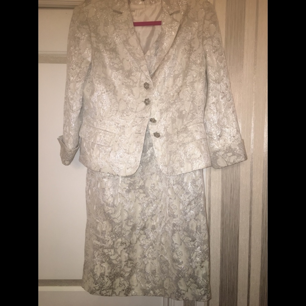 Jones of New York dress suit